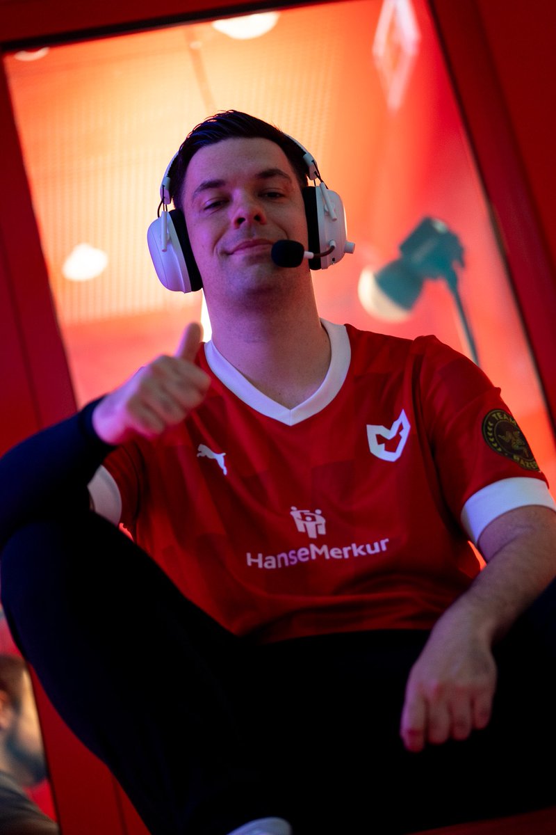 MOUZ obnoks (@obnoks) on Twitter photo 2-1 vs <a href="/TOGfoxes/">TeamOrangeGaming</a>
Won kickoff game in Hamburg
Funny moment with the defuse on Fracture ๐๐๐
<a href="/TeamRazer/">Team RฮZฮR</a> 2-1 vs <a href="/TOGfoxes/">TeamOrangeGaming</a>
Won kickoff game in Hamburg
Funny moment with the defuse on Fracture ๐๐๐
<a href="/TeamRazer/">Team RฮZฮR</a>