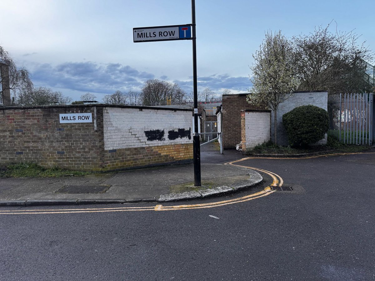 Chiswick Police tweet media