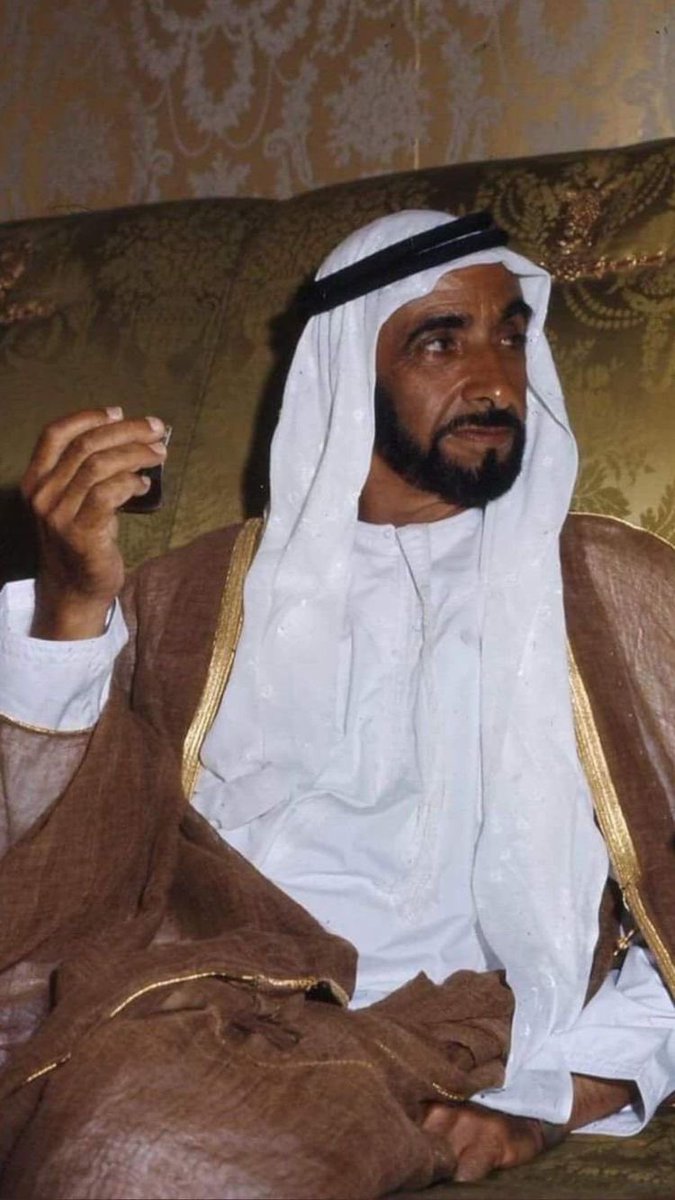 #الشيخ_زايد  
#رمضان 

اللهمّ ارحم الشيخ زايد بن سلطان آل نهيان وأدخله فسيح جناتك، فقد كان قائدًا حكيمًا وأبًا لشعبه بحق، رمزًا للعطاء والإنسانية والحكمة ..