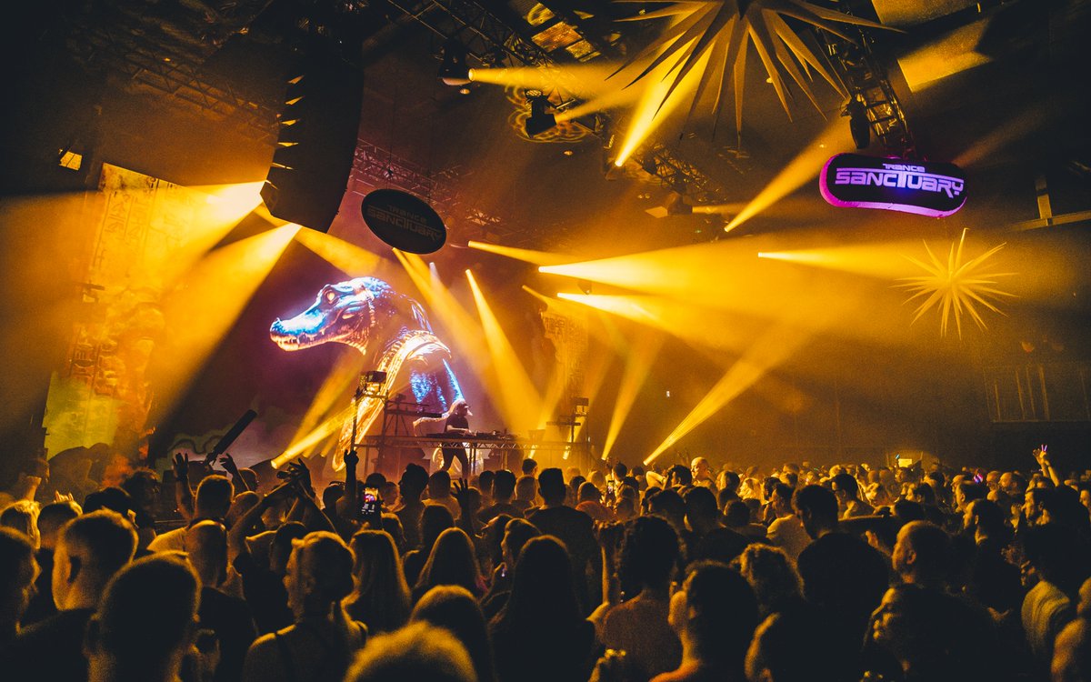 <a href="/alyandfila/">Aly & Fila</a> playing an incredible set. What a day 😍

#trance #trancefamily #trancesanctuary