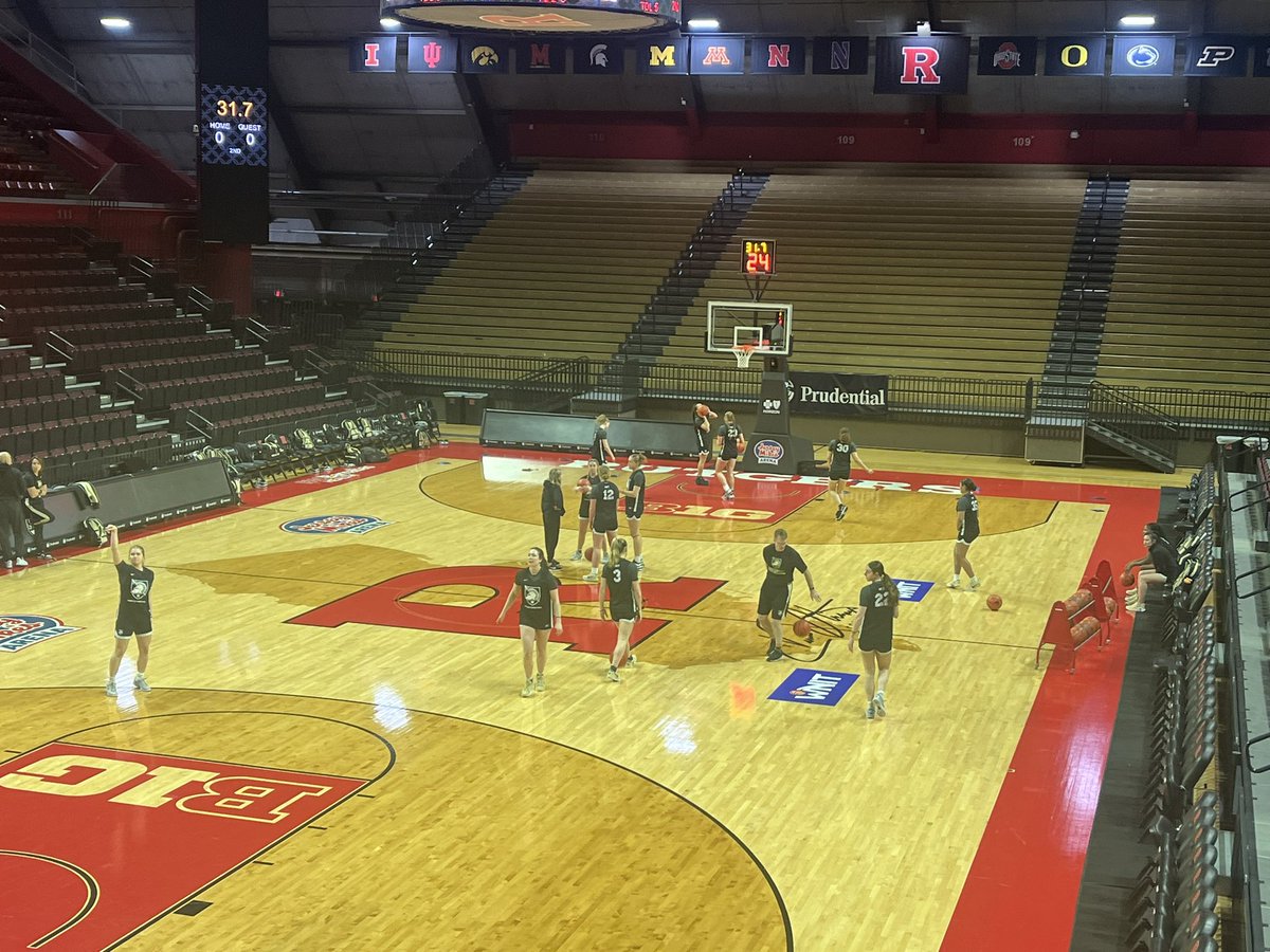 Always a great day to be on the court for practice with this amazing group!!
Go Army West Point!