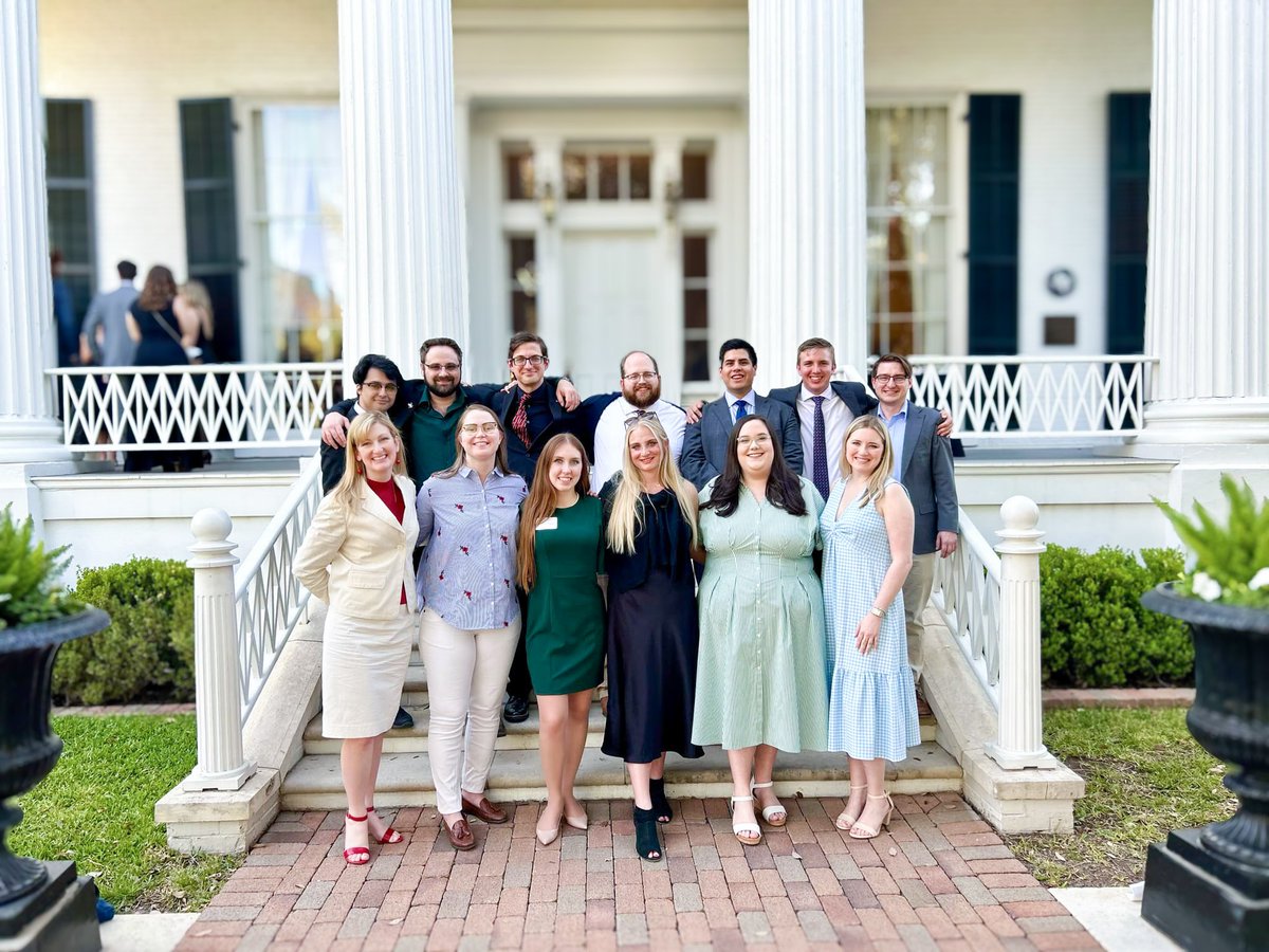 Texas Young Republican Federation (@texasyrs) on Twitter photo We were pleased to be invited to the Governor's Mansion yesterday afternoon celebrating the bright future of the Lone Star State!
Thank you <a href="/GregAbbott_TX/">Greg Abbott</a> for all that you're doing for Texas! We were pleased to be invited to the Governor's Mansion yesterday afternoon celebrating the bright future of the Lone Star State!
Thank you <a href="/GregAbbott_TX/">Greg Abbott</a> for all that you're doing for Texas!