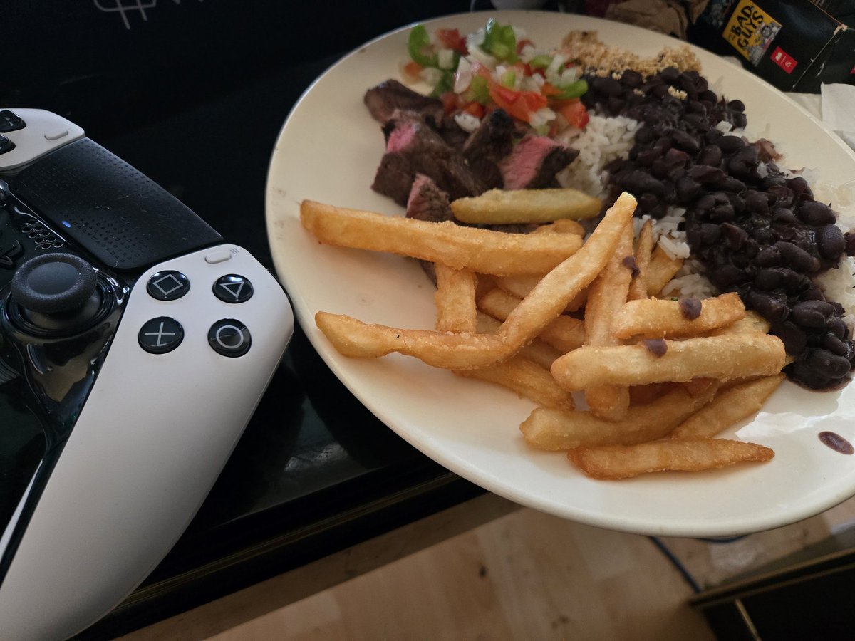 SAlienxandre's tweet image. São Servidos? Está uma delicia... bom final de semana...