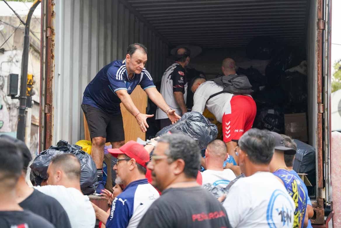 fmoreiraok's tweet photo. Esta tarde acompañé la salida del segundo camión con donaciones a Bahía Blanca.

Con la participación de vecinas, vecinos, organizaciones e instituciones de la ciudad pudimos llevar adelante una gran campaña solidaria para ayudar a las familias bahienses.

Quiero agradecer enormemente el compromiso y la colaboración de toda la comunidad de San Martín.

#ComunidadActiva