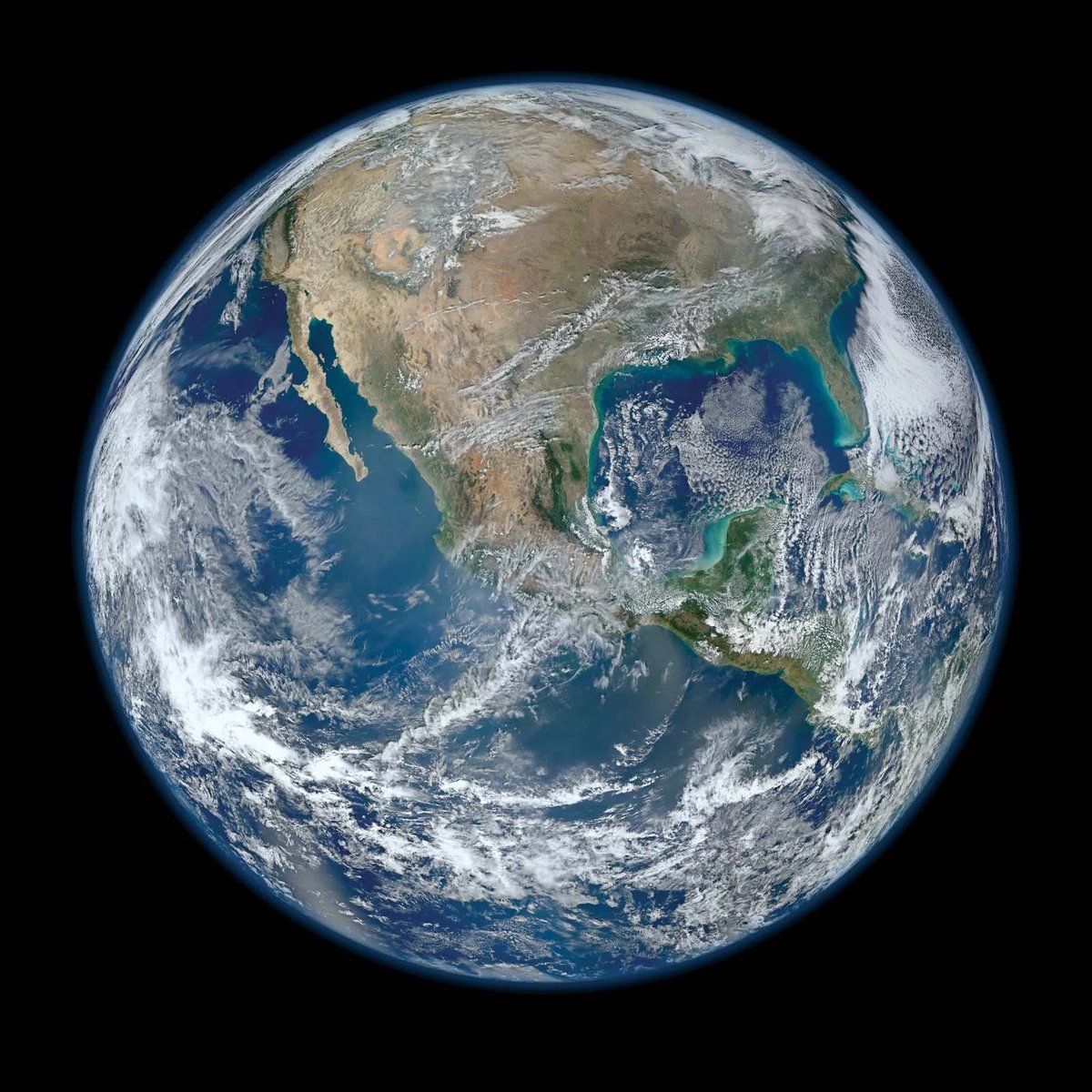 ppicmimar's tweet photo. @vanyahargreeves @konumuolmayan a picture of the earth before and after this tweet https://t.co/6seGqSSVaH