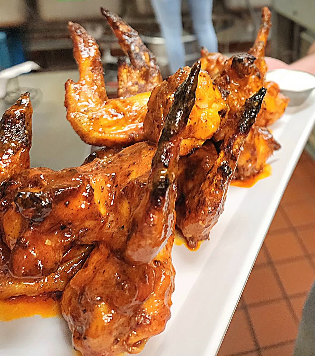 Jumbo Wings anyone!
.
Open at 4pm
Located in midtown
Next to <a href="/Q39/">ظِـلٰ الـذِيّـبَ</a>
#kc #kcmo #kclocal #kansascity #pizza