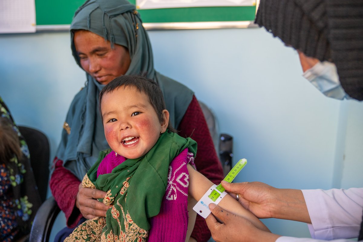 UNICEFCanada's tweet photo. Investing in #nutrition means healthier communities &amp; a stronger economy. Every $ invested in nutrition yields a $23 return &amp; up to USD$ 2.4 trillion in economic benefits. 

At #N4GParis, Canada has an opportunity to strengthen its leadership in nutrition: https://t.co/qTlh7JyQ3E https://t.co/aeutrHlL1m