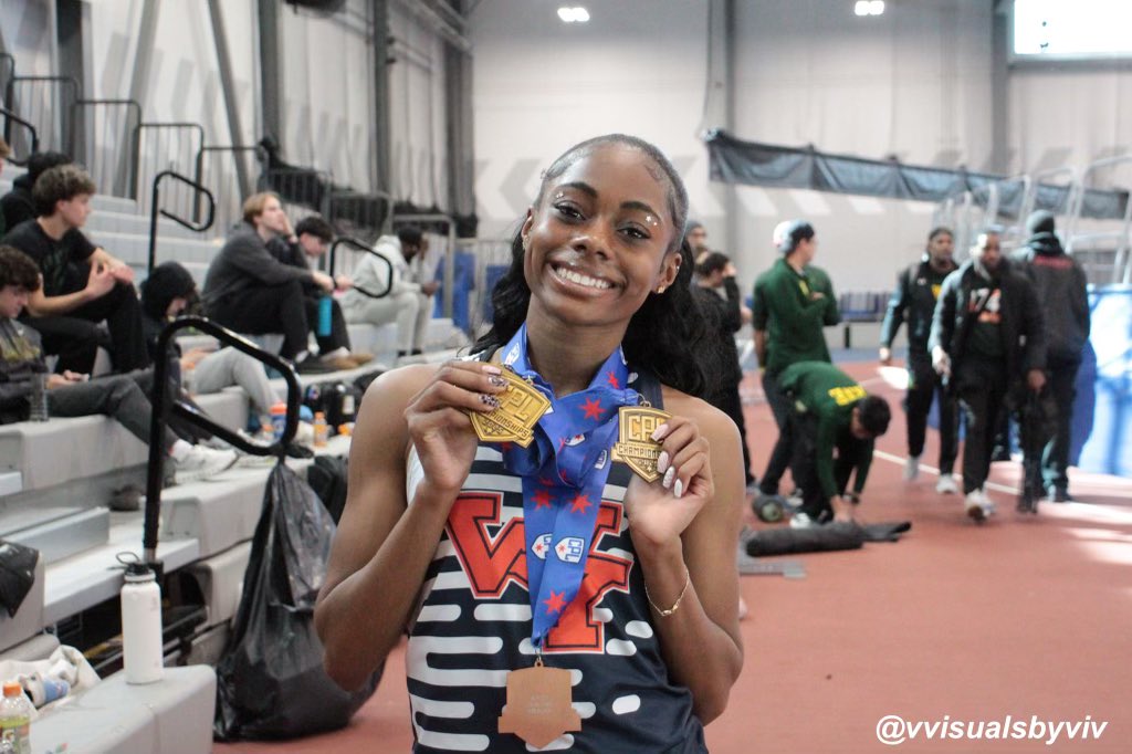 ⚡️23.79⚡️

The 200m Illinois Record set by Olympian Morolake Akinosun is gone! The new holder? Angelena Bullocks of Whitney Young!