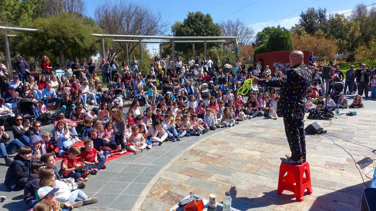 Cultura Cartagena (@cultura_ct) on Twitter photo La Magia invade las calles de nuestro municipio con el festival <a href="/CartagenaMagia/">Festival Cartagena es Magia</a>.
📸 Imágenes del espectáculo en Los Juncos de esta mañana.
📆 Recuerda que este domingo, a las 12:00 horas, habrá otro show gratuito en la plaza del Icue. La Magia invade las calles de nuestro municipio con el festival <a href="/CartagenaMagia/">Festival Cartagena es Magia</a>.
📸 Imágenes del espectáculo en Los Juncos de esta mañana.
📆 Recuerda que este domingo, a las 12:00 horas, habrá otro show gratuito en la plaza del Icue.