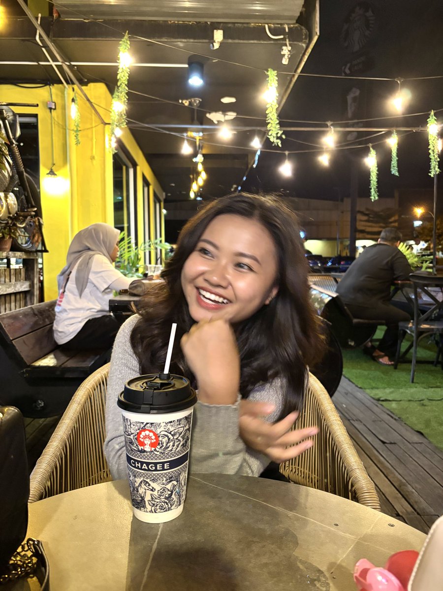evelyynnaaaa's tweet photo. berantakan. https://t.co/PmGtR7NNvd