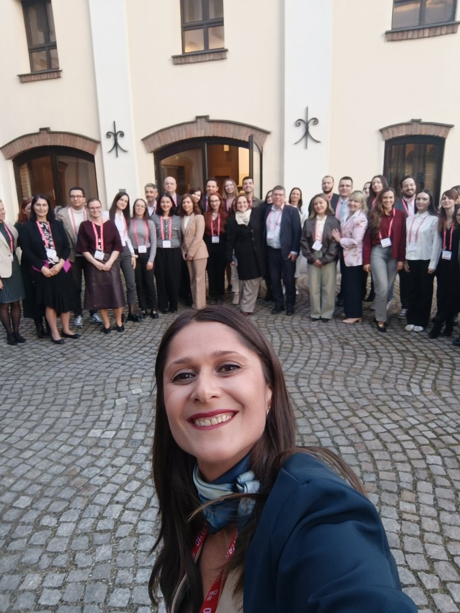 Gordana Petkovska (@gordana5kovska) on Twitter photo ESO Early stage lung cancer refresher
<a href="/ESOncology/">ESOncology</a> keeps shaping my education and career 💪 ESO Early stage lung cancer refresher
<a href="/ESOncology/">ESOncology</a> keeps shaping my education and career 💪