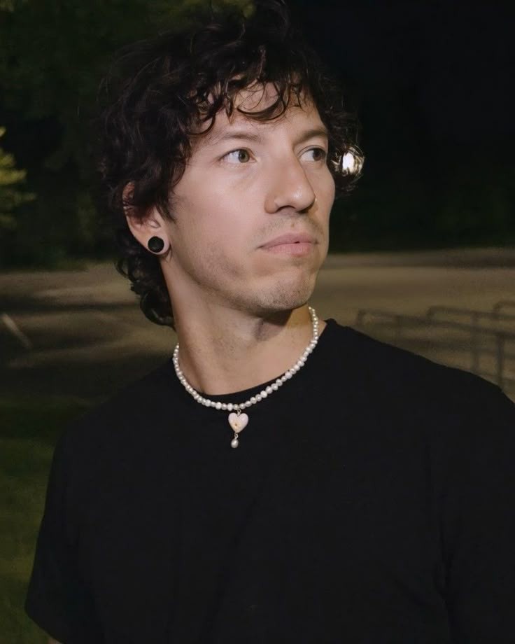 joshgatitos's tweet photo. au joshler 💋

donde josh es líder de experiencia en el mc donalds y tiene que aguantarse al infumable del cajero de mostaza

donde tyler siempre llega tarde al laburo por que le entregan mal el paty y tiene que reclamarle al lento de camisita https://t.co/9ena6zLehH