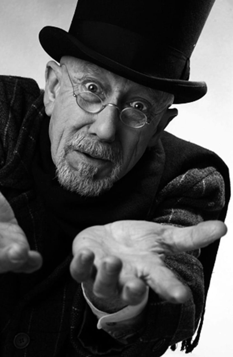 MilagrosGermanO's tweet photo. La partida de Iván García deja un vacío en el alma y en la historia dominicana. Su pasión por el teatro, su dedicación a la enseñanza y su compromiso con la identidad nacional perdurarán en las generaciones que inspiró. En quienes tuvimos el privilegio de conocerlo, de escuchar su voz pausada y firme, hablar del teatro como quien habla de la vida.

Iván no solo fue un pilar de la escena dominicana, fue un ser humano excepcional: generoso, íntegro, apasionado.

Su legado está en cada escenario, en cada actor que formó, en cada palabra que escribió.

Gracias, maestro, por tanto. Que la luz que entregaste a nuestra cultura siga brillando en cada aplauso.

Hasta siempre Padre X