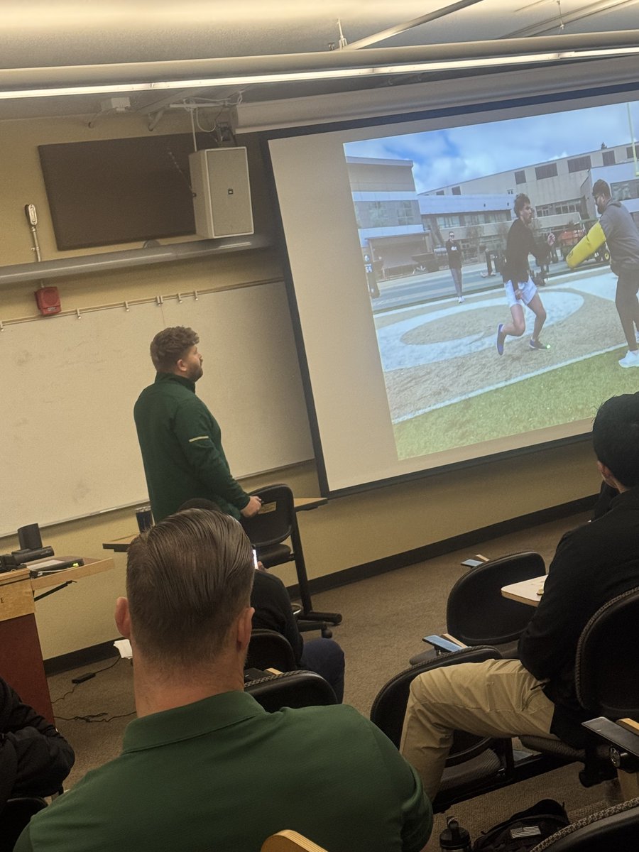 Sac State Coaches Football Clinic. #GoGoSacramento <a href="/DlineCoachEd/">Coach Ed</a> <a href="/CoachKenion/">Nathan Kenion</a> #StingersUp 🐝