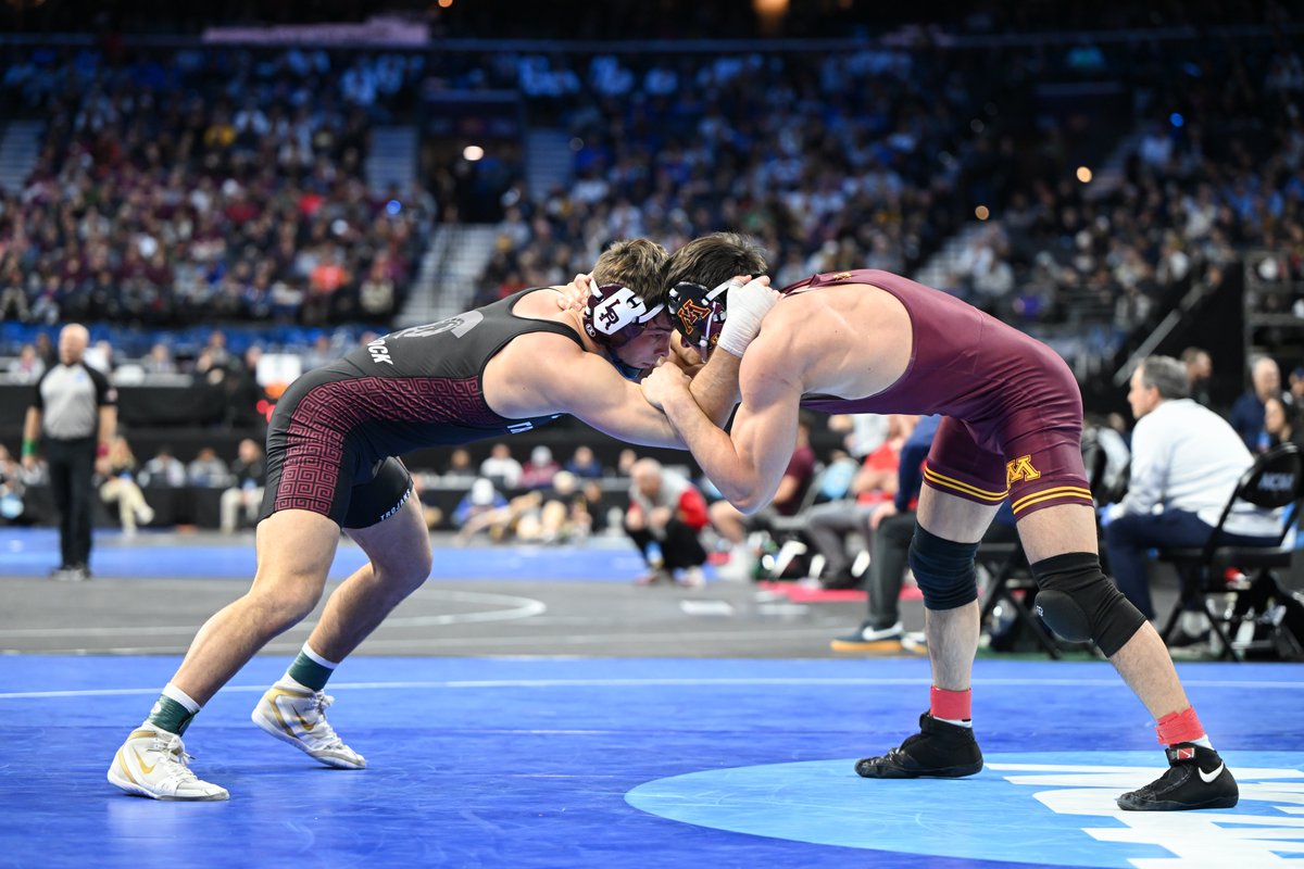 LittleRockWRES's tweet photo. Last match of the tournament for Matty Bianchi!

He's up next, wrestling for 7th place against no. 12 seed Caleb Fish from Oklahoma State on mat 1.

📺 https://t.co/IpT1jW0KYR

#LittleRocksTeam | #ROCKedUp https://t.co/2IbqLcfQJk