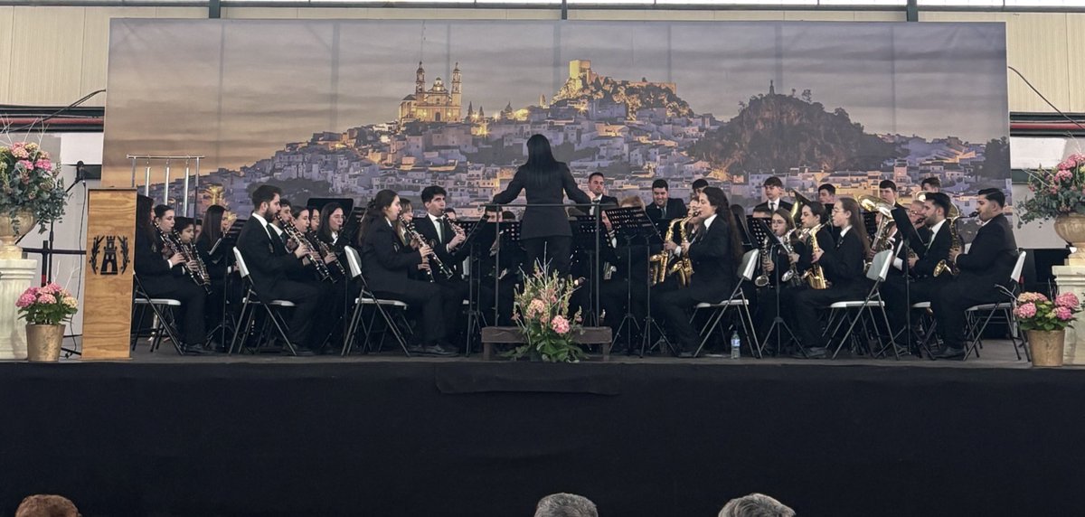 🟢 ENCUENTRO DE BANDAS

Agradecemos a la <a href="/bandamolvera/">BM Olvera</a> la acogida y el cariño demostrado en la jornada de hoy.
Gracias por hacernos partícipes de vuestro XXV aniversario.

#SuenaJuliánCerdán