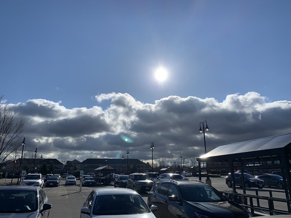 NosferatuVK's tweet photo. Earlier this morning I thought I was in a mountain town. Didn’t expect my phone camera to catch the magic, and I was not disappointed due to these lowered expectations.
#RandomThoughts #LifeLessons
Nonetheless, enjoy the pics. 👇🥴🤓
#GoodStoryBro #Gomslly #Gomslly https://t.co/vuTgQZDFMd