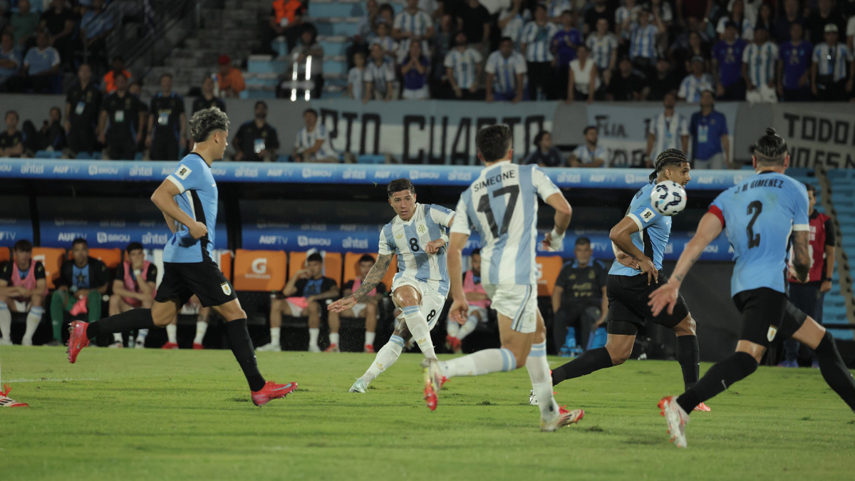 উরুগুয়েকে ১-০ গোলে হারিয়েছে আর্জেন্টিনা