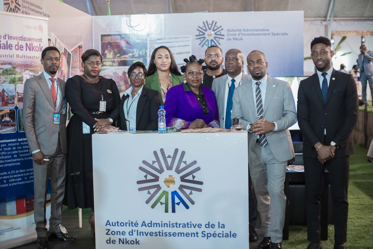 📢 Clôture des #JournéesDeLIndustriel en présence du Président de la Transition. Focus sur la transformation locale et l’attractivité des investissements. Le Président a visité le stand de la ZIS de Nkok, accueilli par l’Administrateur Général Serge Samy BIVEGHE. #Gabon