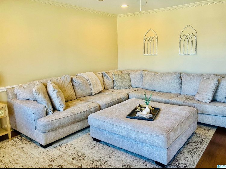 AndrewJBoneRE's tweet image. Tuscaloosa, Alabama! Buy now!
1BR/1BA condo less than a mile from UA campus! $149K! Stainless appliances, beautiful LVP. Great mix of owners & tenants. Property management available (AJBRE)! This condo leased through July. Let’s write offer today! Roll Tide!
Text: 256-504-2963