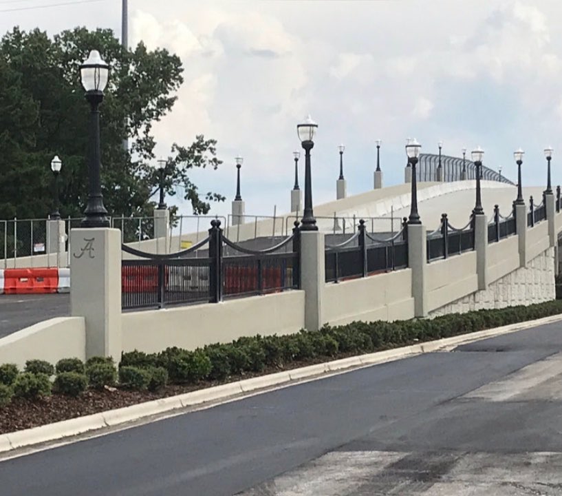 AndrewJBoneRE's tweet image. Tuscaloosa, Alabama! Buy now!
1BR/1BA condo less than a mile from UA campus! $149K! Stainless appliances, beautiful LVP. Great mix of owners & tenants. Property management available (AJBRE)! This condo leased through July. Let’s write offer today! Roll Tide!
Text: 256-504-2963