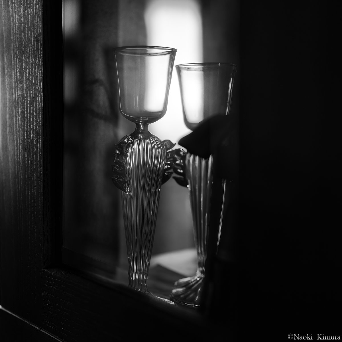 "A beautiful glass, like the human heart, is prone to clouding."
美しいガラスは、人の心と同様・・曇りやすいものなのです。
instagram.com/p/DHdLT5_S__S/…