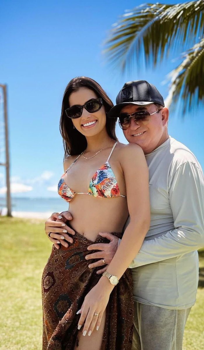 lorenamag_'s tweet image. Calita Franciele e Amado Batista desfrutam de uma romântica lua de mel na Bahia!

#casais #calita #amadobatista #news #famosos

 instagram.com/p/DHgiWrUutCk/…