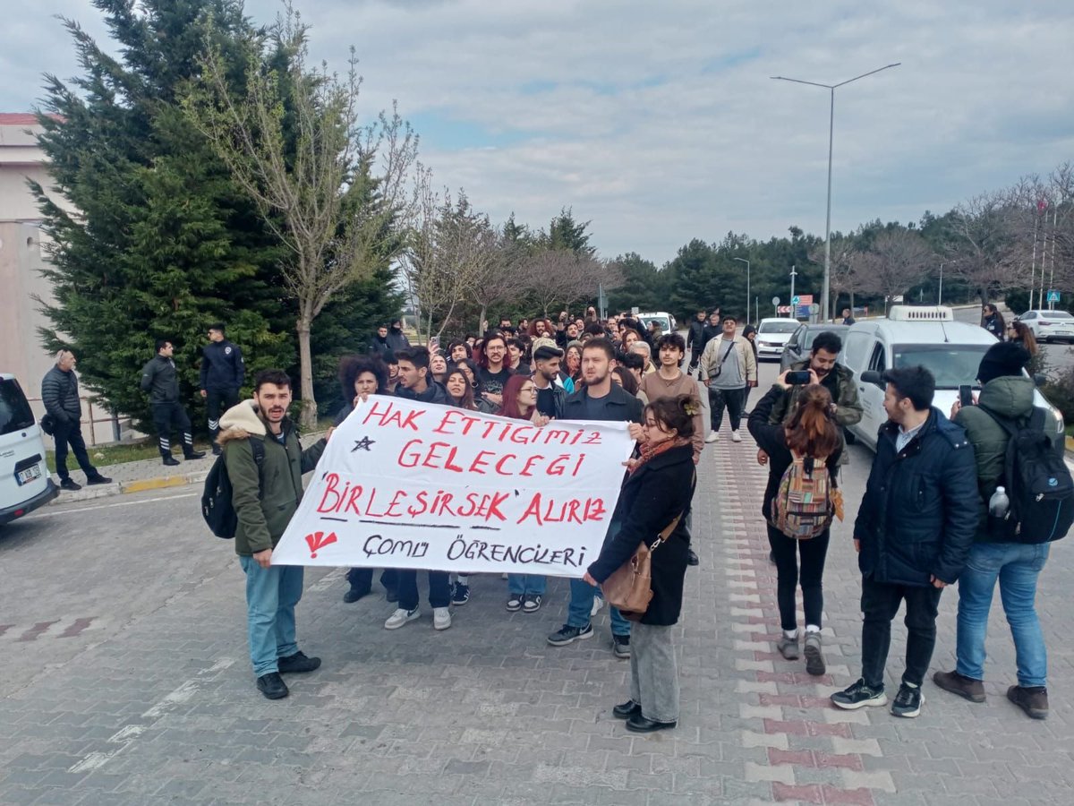 Çanakkale’de arkadaşlarımız halkın iradesine sahip çıktıkları için hukuksuzca gözaltına alındı!

Baskılarınızdan korkmuyoruz, bizi susturamayacaksınız! Geri adım atmayacağız!