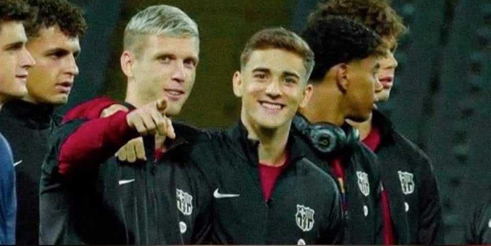 Ese bro, ese bro vivió Anfield, Roma, Lisboa, París, la Europa Li, la salida de Messi, Braithwaite con la 9 y Frankfurt, pero siempre se mantuvo apoyando al Barçita y se merece ver al Barça de Flick 💙❤️