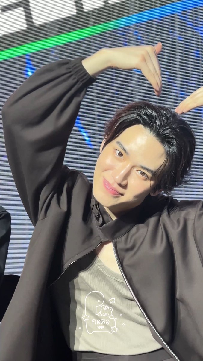 wrdppx_'s tweet image. พี่นิวเป็นค่าตะกอนหัวใจนี่ ㅠ ㅠ 🩷🩷🩷

#PEBACAConcert
: #Newwiee @new_thitipoom  ♡⸝⸝