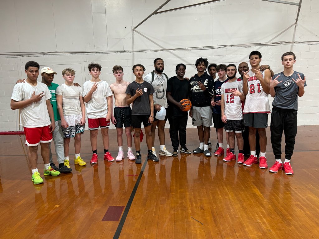 <a href="/CourtMuldrew3/">Courtland Muldrew</a>  came through to give our 14U Select some words of advise!  #THANKYOU