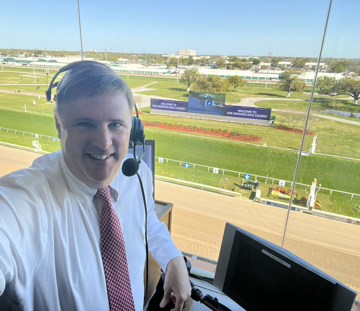 JohnGDooley's tweet photo. A claustrophobic start to 2025 Louisiana Derby Day @fairgroundsnola after getting stuck in the Clubhouse elevator after FG Today. Glad NOPD Officer and I could pry the door open for all of us to get out. It can only go up from here. Have a great day everyone! #LaDerby #FG153 https://t.co/2XINdktIOC
