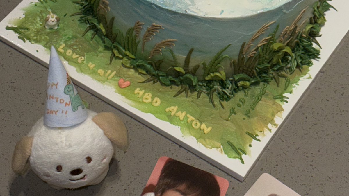 Ioooxton's tweet photo. 꿈같았던 톤톤절🥹
내년에 또 만나 、、🪽🩵👼
#문쪼꿈열어_앤톤생일이야 https://t.co/pFkuBGD7TZ
