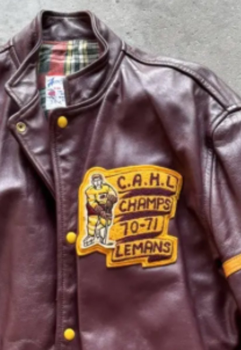 DaveSalter_'s tweet image. Attention hockey experts! Need help identifying this team and league. Was thinking it was Central Alberta Hockey League but they had folded by 70-71. Can’t find anything about a team called Lemans. Please share.