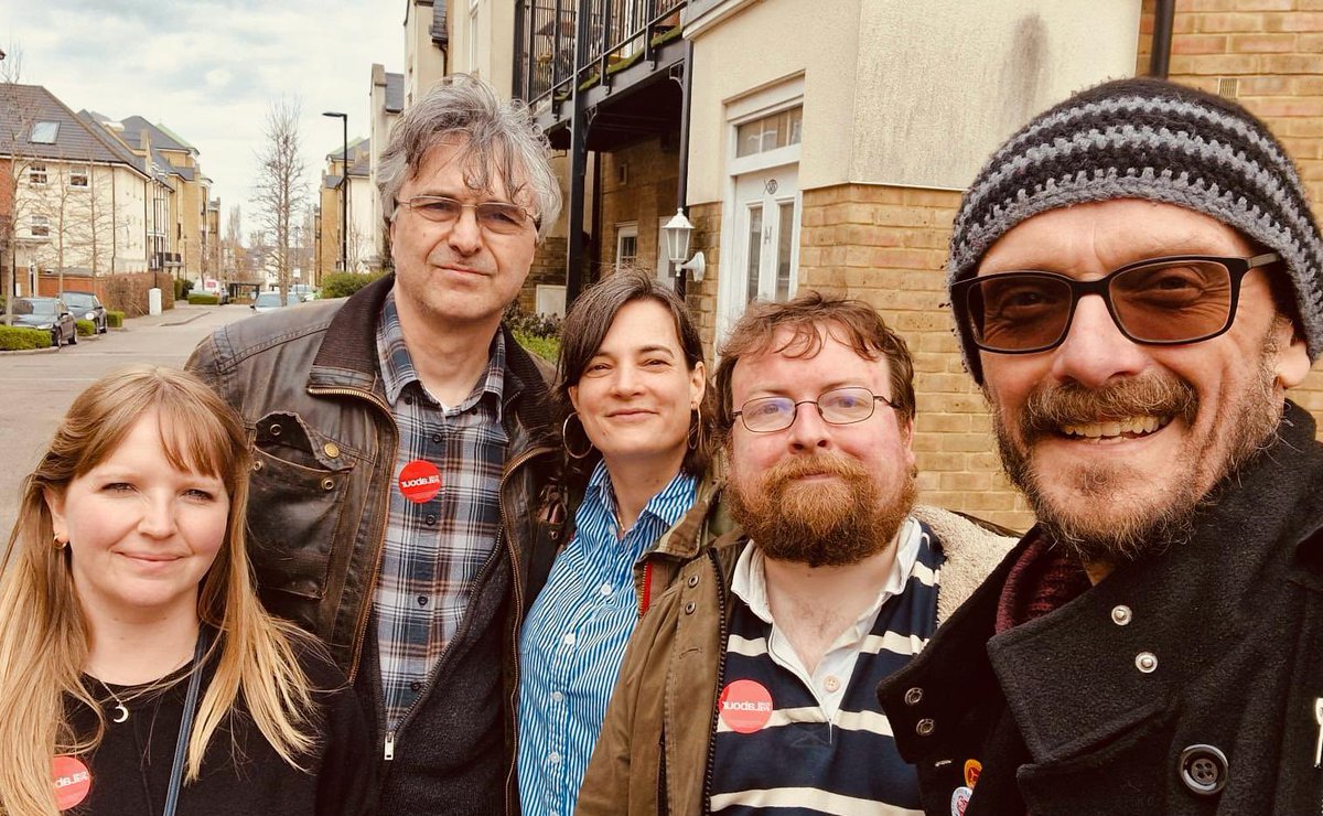 Simon Jeal (@simon_jeal) on Twitter photo A great afternoon to to be out with <a href="/BBHLabour/">Bromley & Biggin Hill Labour</a> members in Bromley Common today, talking to residents about local issues on their estate including parking problems, fly tipping and vandalism โน๏ธ A great afternoon to to be out with <a href="/BBHLabour/">Bromley & Biggin Hill Labour</a> members in Bromley Common today, talking to residents about local issues on their estate including parking problems, fly tipping and vandalism โน๏ธ