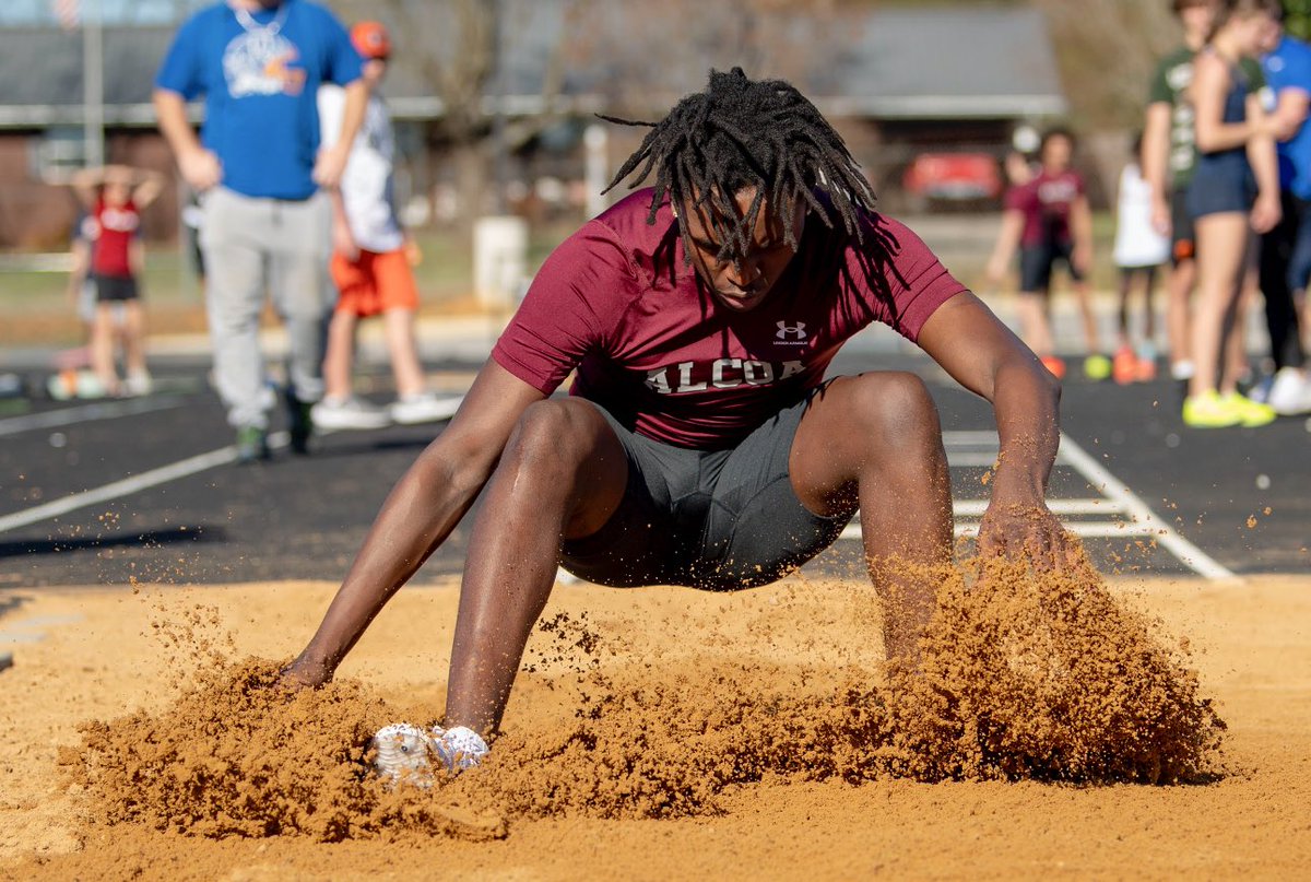 🥈In 100 (2nd heat and first time)
🥇in 4x1
4th in triple jump (first time)