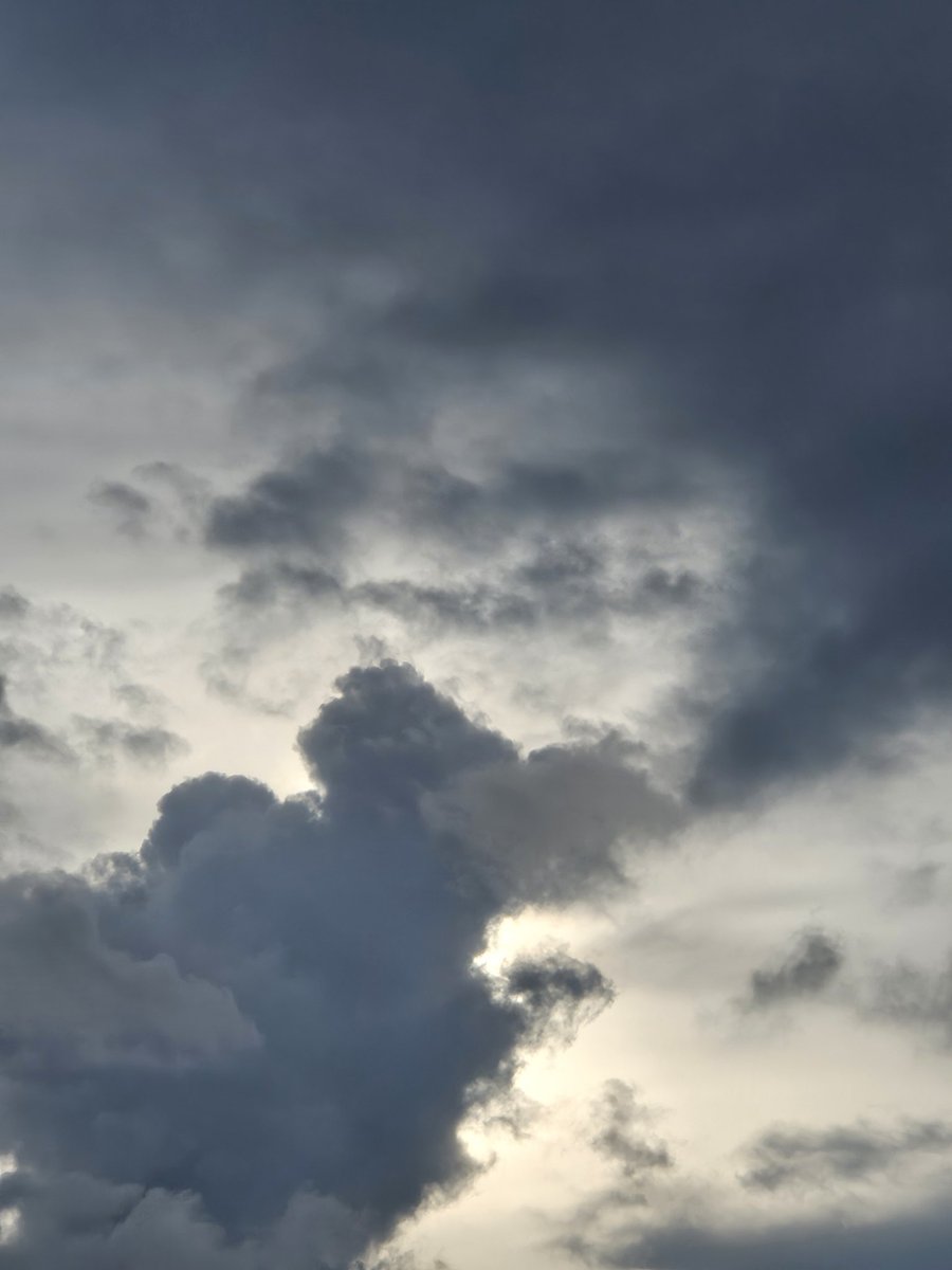 ArtistRob's tweet image. Spring sky