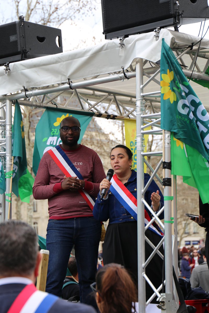 Vague verte antiraciste !🔥 

Cet après-midi, à Paris et dans toute la France, les Écologistes se sont rassemblé·es pour dénoncer le racisme, le fascisme, l’antisémitisme, l’islamophobie et toutes les formes de discrimination.   

✊✊✊

#marchecontreleracisme