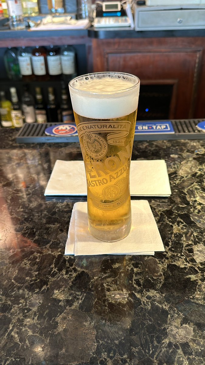 Grs91580's tweet photo. Gonna to have to have a talk with @FrankieBorrelli !! No @highnoonsunsips @ #borrellis 🍕!! https://t.co/wCXt4G3bog