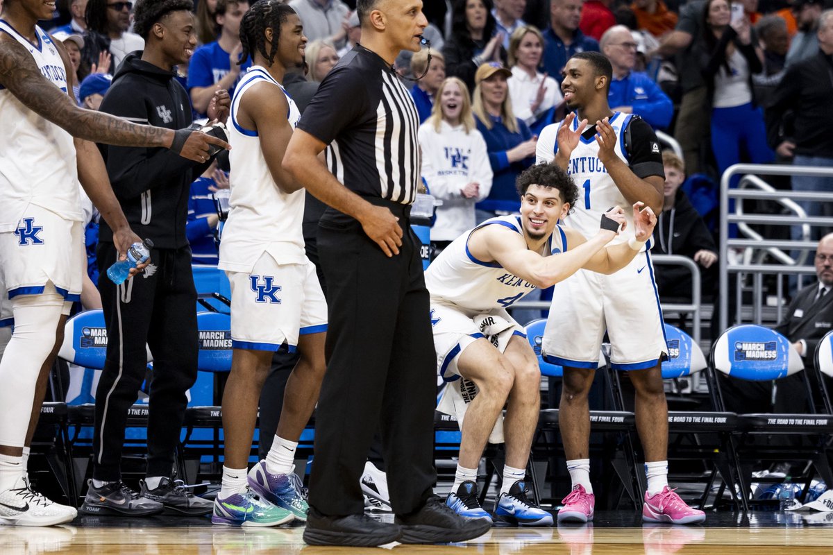 Shooters gonna shoot. 📸

#bbn #weareuk #gobigblue #kentucky #sportsphotographer