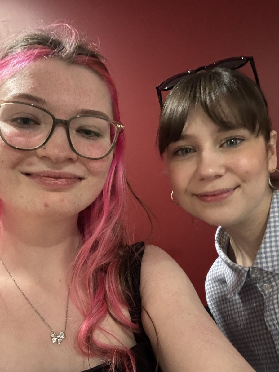 amelia ⚢ tweet media