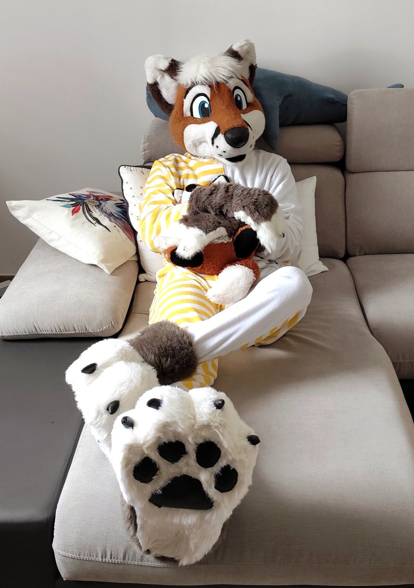 It's spring but still a bit cold here, so a warm pj is very welcome. I wouldn't say no to warm snuggles btw ^^