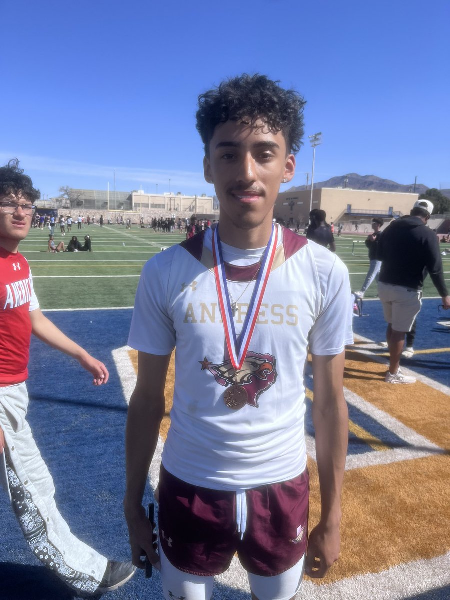 IamCoachJones4's tweet photo. That boy Gil @GilMont11 shows up big time 🥉 HJ with. New PR 6’ @AndressHS_Track @CoachTaylor_CT @ODPHIRuben @AndressBB_WAB  oouweee https://t.co/f7zYQ0mzbA