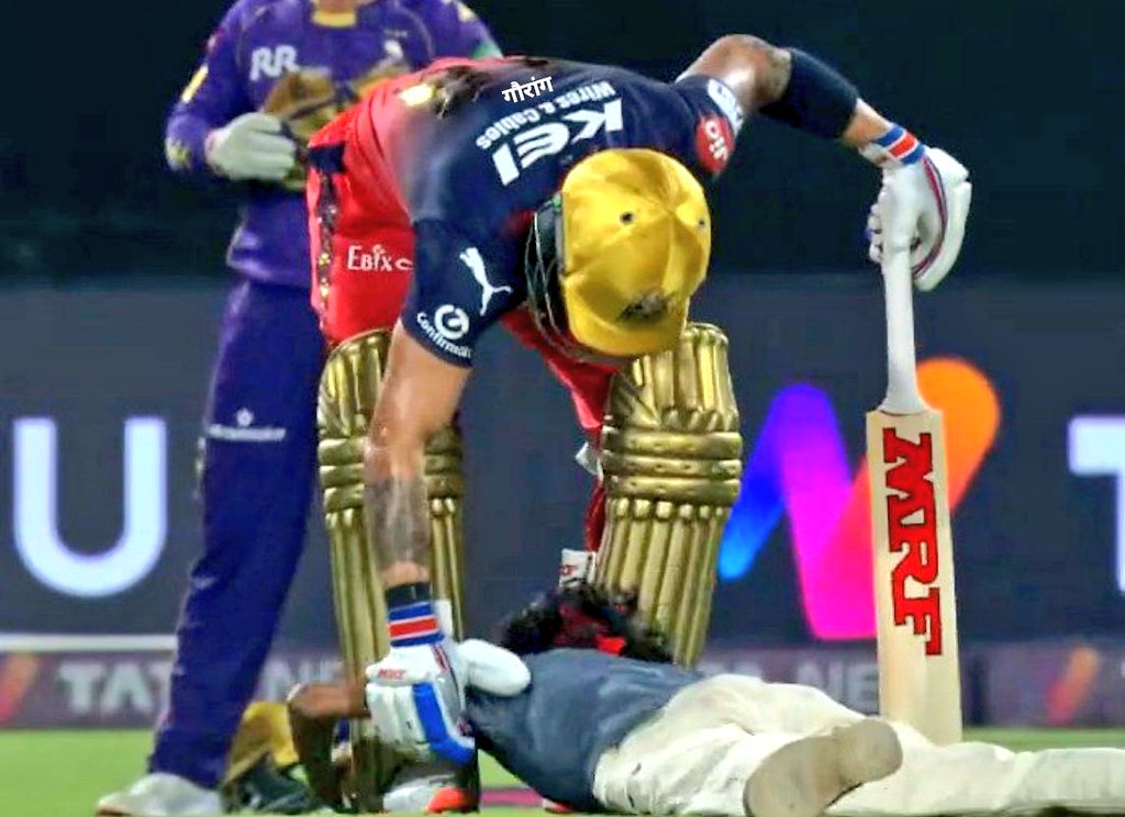 Bow down to the King of RCB. 🙇🏻 #ViratKohli𓃵 #KKRvsRCB #KKRvRCB