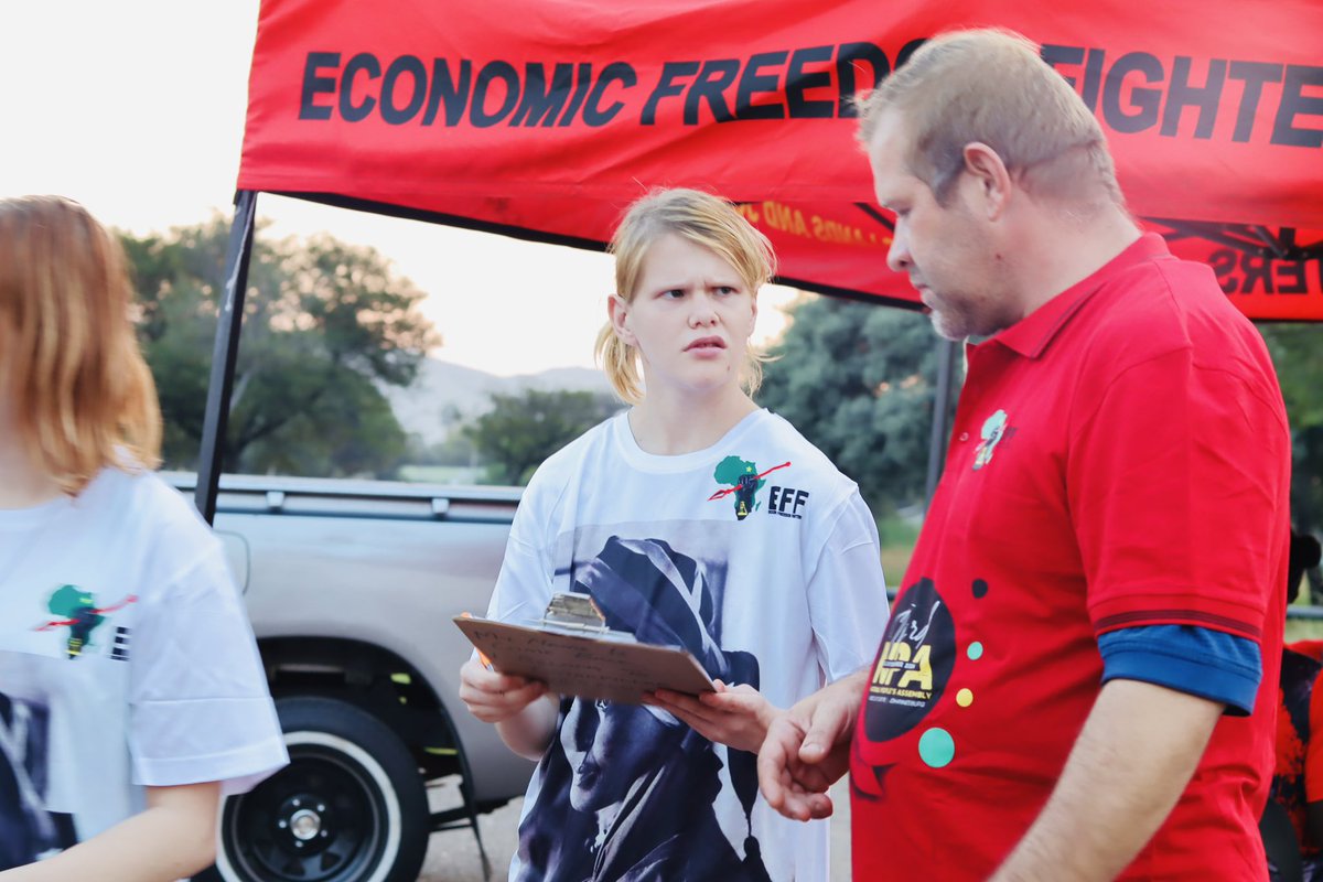 Phillip_Danie_'s tweet image. Today, We took our #EFFdoorToDoor campaign to Boysens &amp;amp; Hercules in Tshwane. Dispelling the notion that the EFF is anti white.

Our Key Focus is to build bridges and exist in traditionally white-dominated areas.

#Asijiki