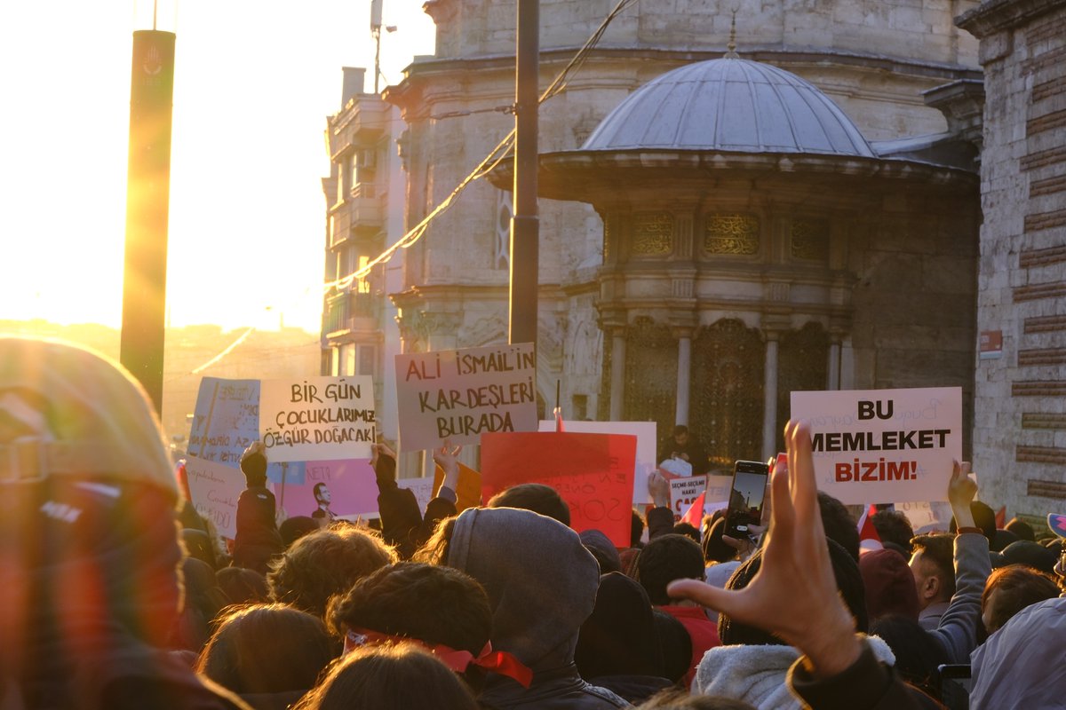 Buradayız kardeşim
