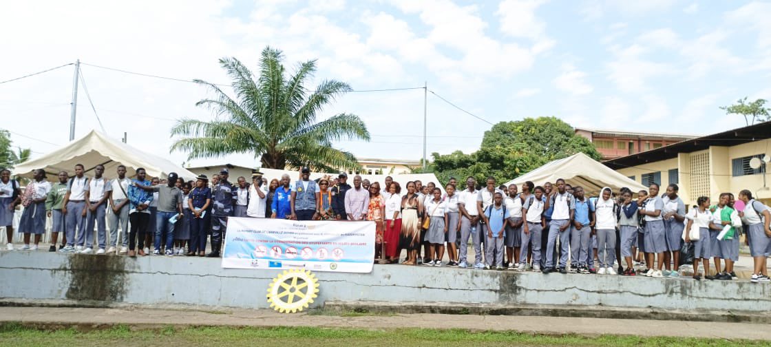 RotaryDoyen's tweet photo. _Action du Rotary club Libreville Doyen_

_Ce jeudi 20 Mars 2025 le Rotary club Libreville Doyen a organisé la première étape de son action dénommée : *Lutte contre les stupéfiants en milieu scolaire*,en collaboration avec les Forces de Police Nationale._ https://t.co/I2UJn6bsSO