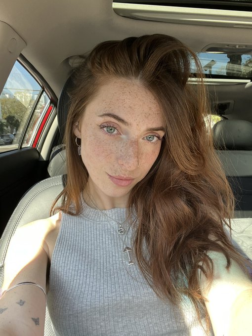 Watch Lynn🦋's leaked NSFW photo on TwXstars