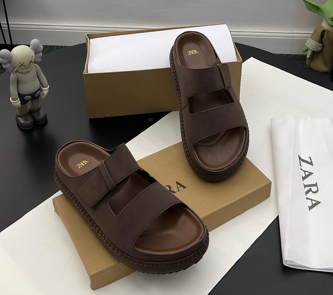 ChiwearsStore's tweet image. *MOST WANTED 🥵 🔥…* #Choco-Brown

*#NotTheRegular* 

ZARA  - SLIDE

Size: 40-46
