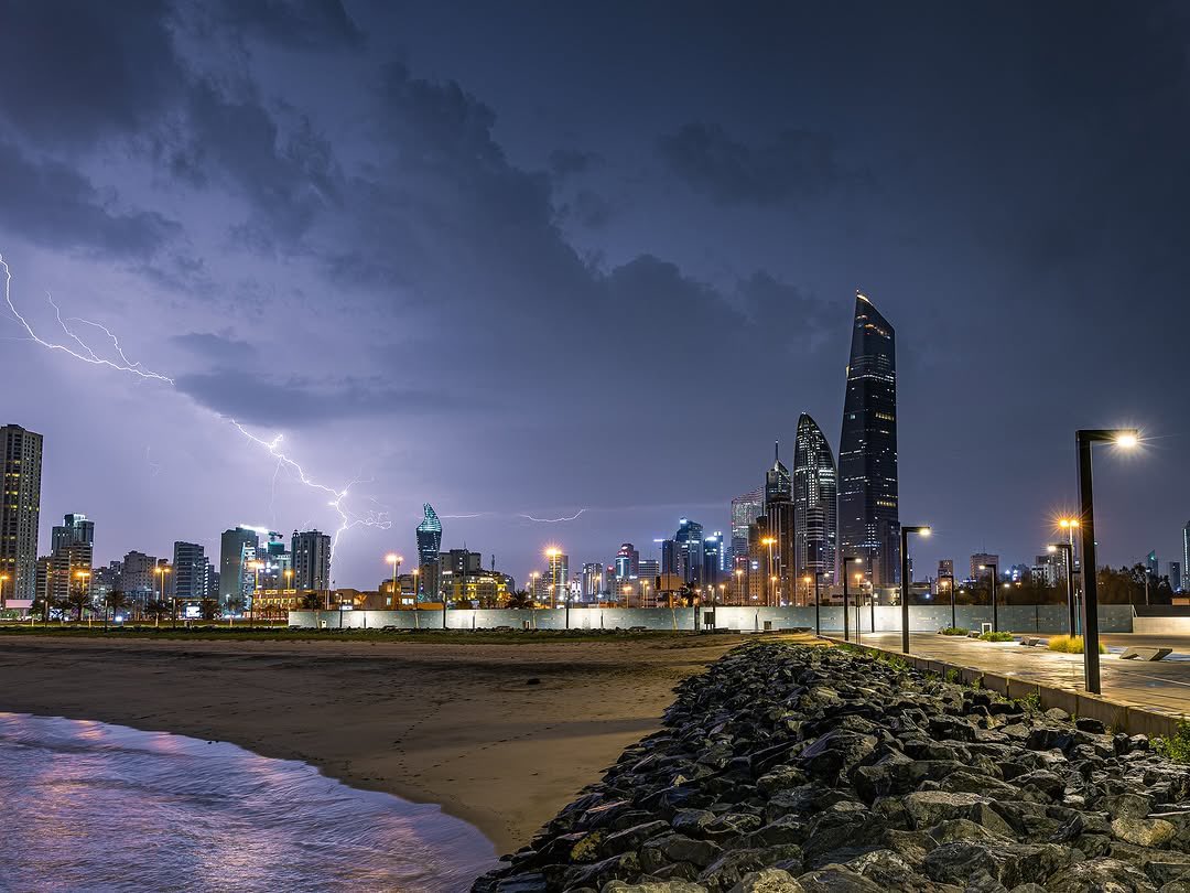 البرق في سماء العاصمة